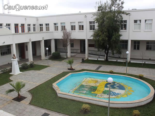 b1bbe-edificio2bconsistorial2bcauquenes2bpileta2b01-cqnet