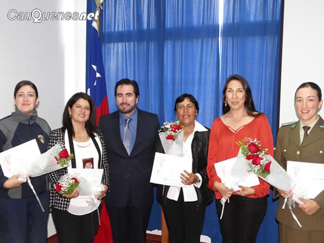 En Cauquenes reconocen a mujeres que apoyaron la emergencia de Incendios Forestales