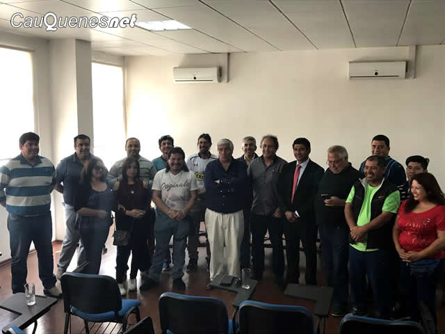 Municipio agradeció apoyo de trabajadores de empresa Dimensión para damnificados de incendios en Cauquenes