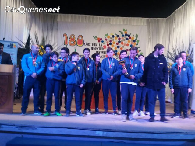 Deportistas cauqueninos premiados juegos escolares 2017 maule 02-cqnet