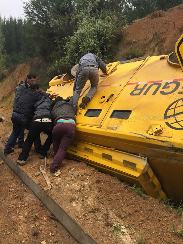 Vuelca camion de prosegur en camino cauquenes chanco 02-cqnet