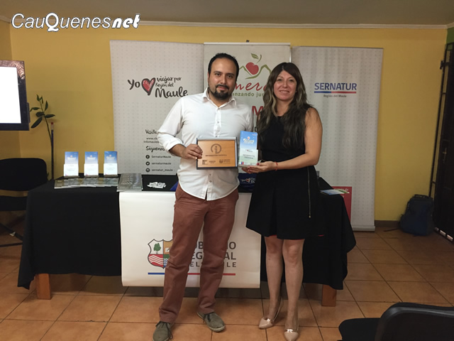 Sernatur Maule entrega folleteria 01-cqnet