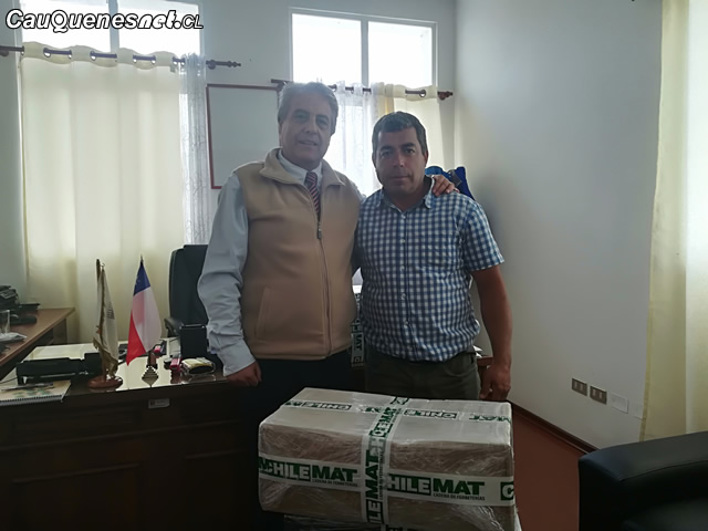 Gobernador Vignolo entrego herramientas a emprendedor 01-cqcl