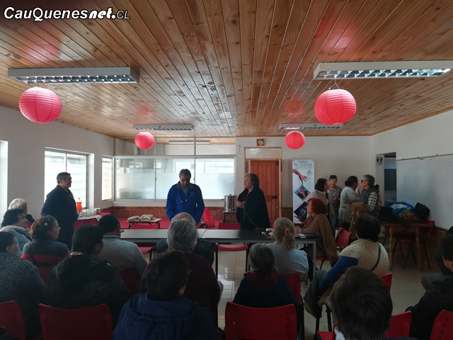 Gobernador vignolo y vecinos de abdon fuentealba pelluhue 01-cqcl