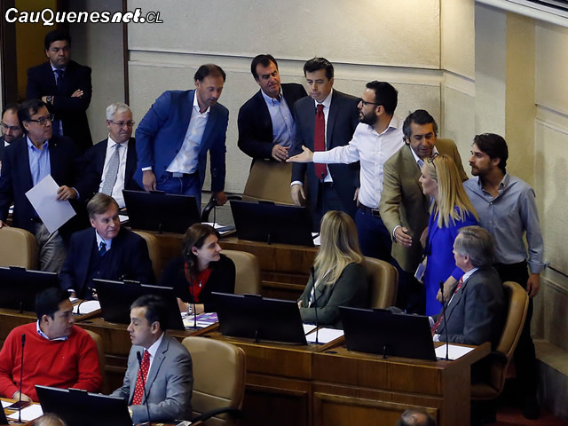 Urrutia vs Jiles camara diputados 190418 01-cqcl