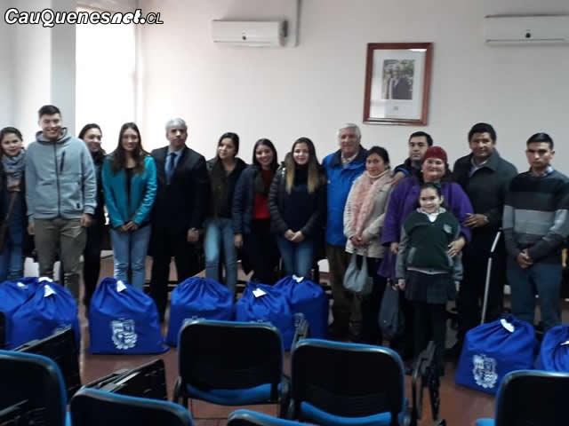 Municipio entrega implementacion a aspirantes cauqueninos a carabineros 01-cqcl.jpg