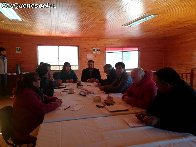 Gobernador Ruiz se reunió con Alcaldesa y Concejo Municipal de Chanco
