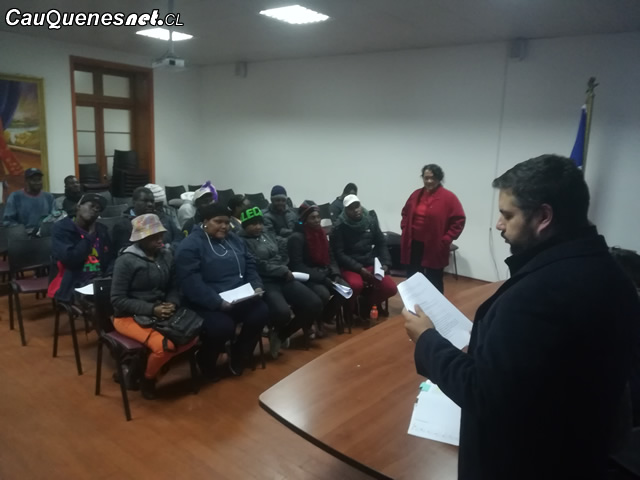 Gobernador Ruiz en reunion con migrantes 01-cqcl