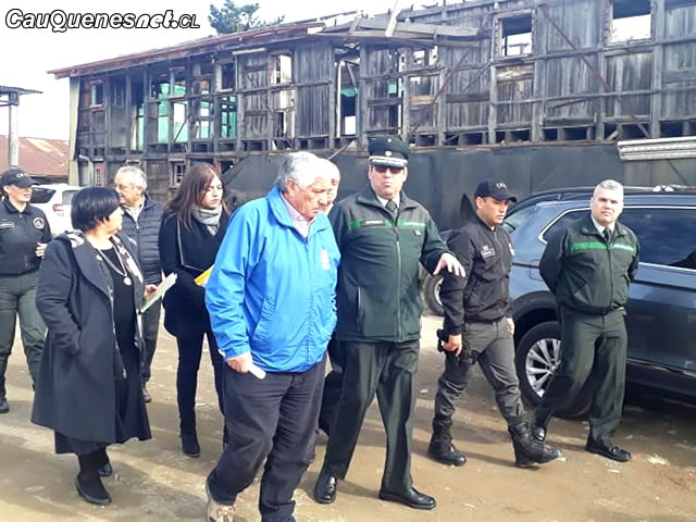 Alcalde muñoz y seremi bbnn en ex carcel cauquenes 01-cqcl
