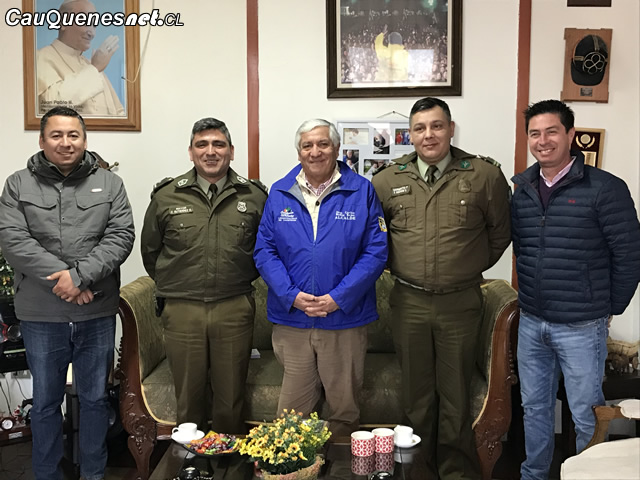 alcalde y carabineros por fiestas patrias 2018 01-cqcl