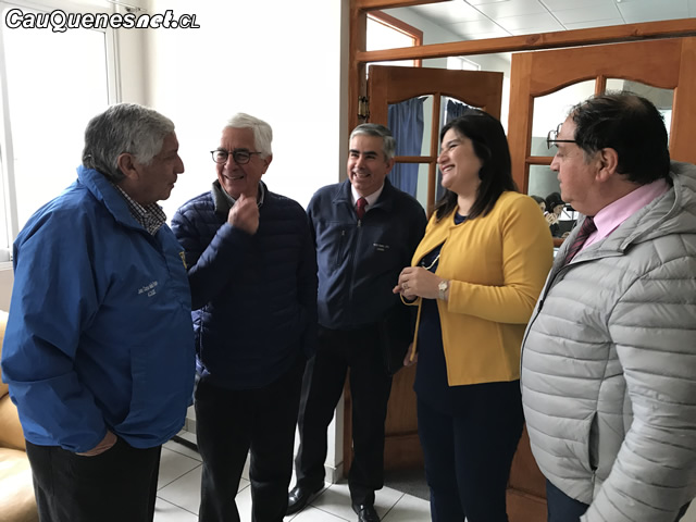 Trabajadores de cajonera edelma en municipio 01-cqcl