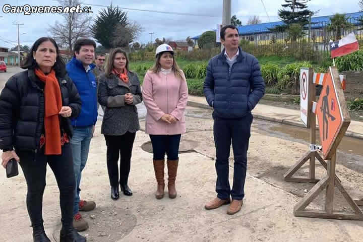 Alcaldesa de #Chanco inspeccionó avances de arreglos de calles