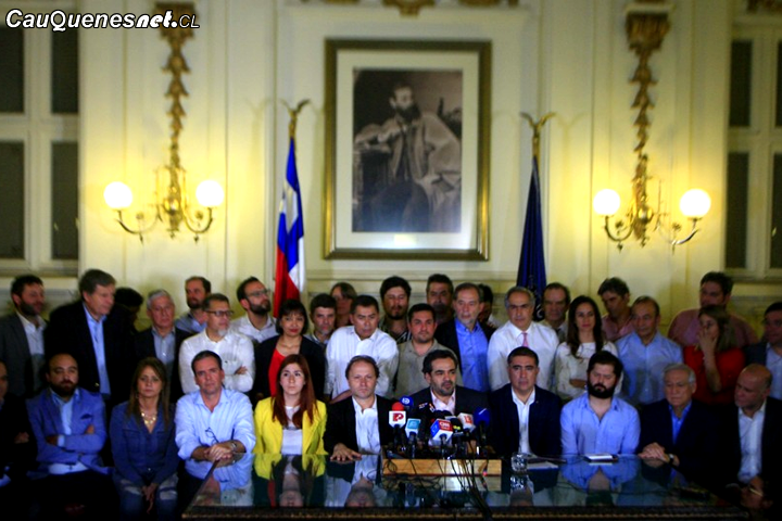 Histórico: Acuerdo político transversal avanza hacia una Nueva Constitución
