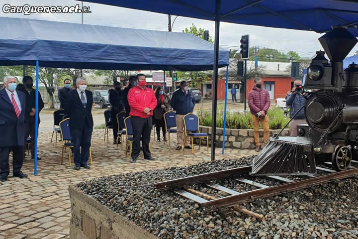 Cauquenes: Barrio Estación celebró sus 136 años con entrega de monumento de una locomotora