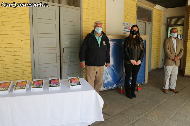 Escuelas rurales de Cauquenes reciben tablets para sus alumnos