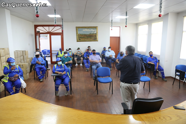 #Cauquenes: Trabajadores de empresa Dimensión reciben ayuda del municipio