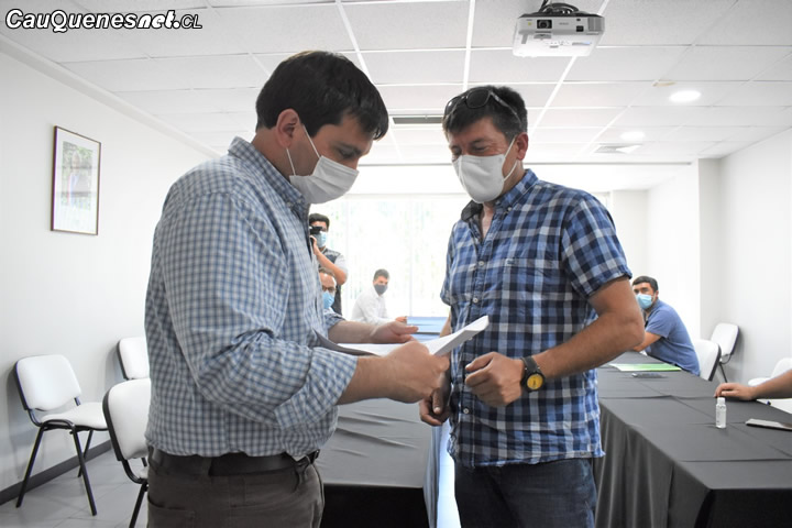 Intendente Prieto ratificó apoyo a pescadores artesanales del Maule