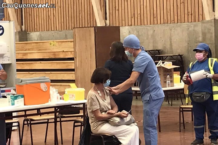 Vacunación contra subvariante Pirola de COVID-19 en Cauquenes: Desam emite llamado a grupos objetivos