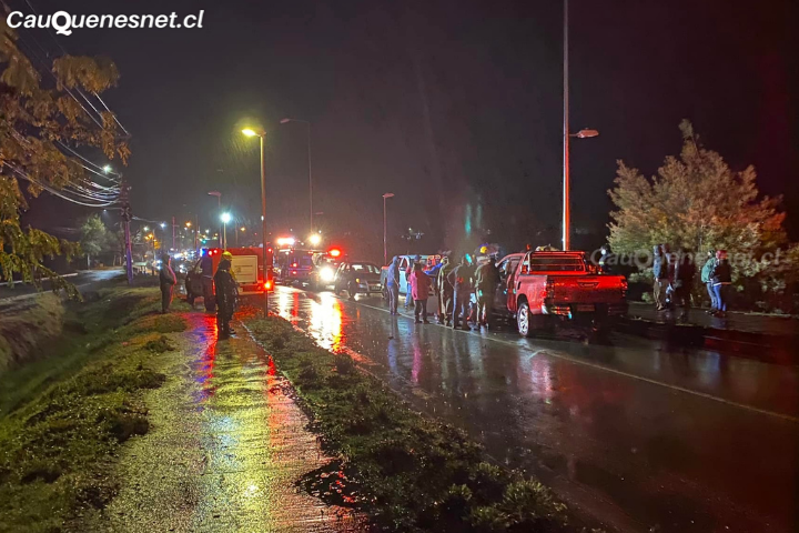 #Cauquenes: Choque en Av. María Ruiz Martínez terminó con uno de los vehículos volcado