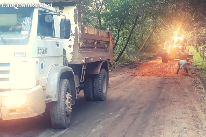 Vecinos del sector de las Vertientes en la comuna de #Chanco contarán con mejorado camino