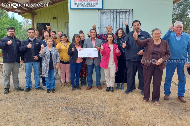 Alcaldesa de #Cauquenes participó en entrega de fondos para sede social de Cancha Alegre y repuso equipamiento robado