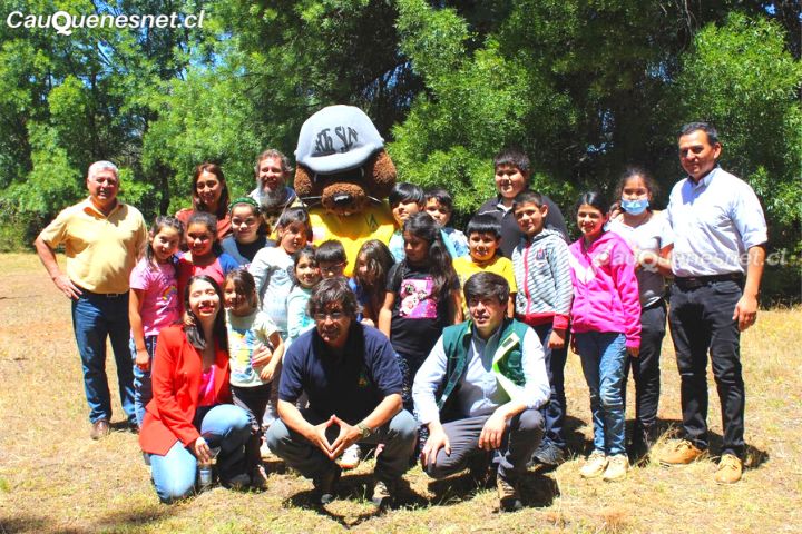 Diputada Veloso coordina trabajo con CONAF en #Cauquenes y participó en aniversario comunal de #SanJavier