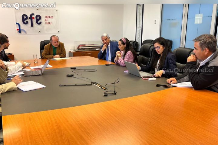 Agrupación Ferrocauq y autoridades locales se reunieron con directorio de EFE para avanzar en parque-museo a cielo abierto en #Cauquenes