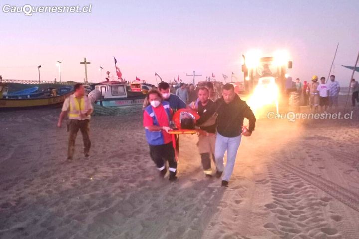 #Pelluhue: Pescadores rescatan a adolescente que se ahogaba en Loelván