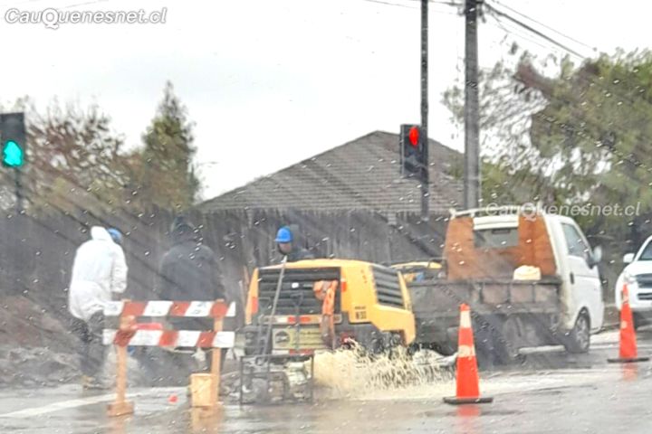 Cauquenes: Nueva rotura de matriz afectó a vecinos del Barrio Estación