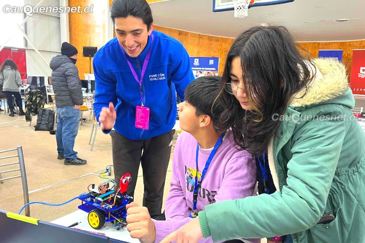 UTalca y Fundación Mustakis desarrollaron el primer Torneo de Robótica de la Región del Maule