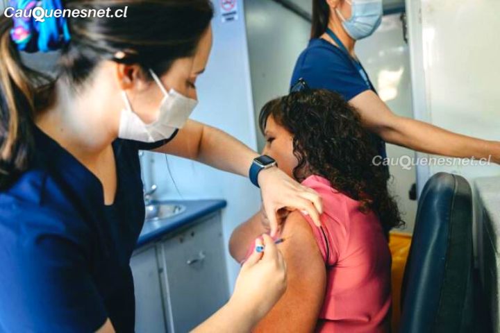 En Cauquenes cambian la estrategia de vacunación acercándola más a los vecinos