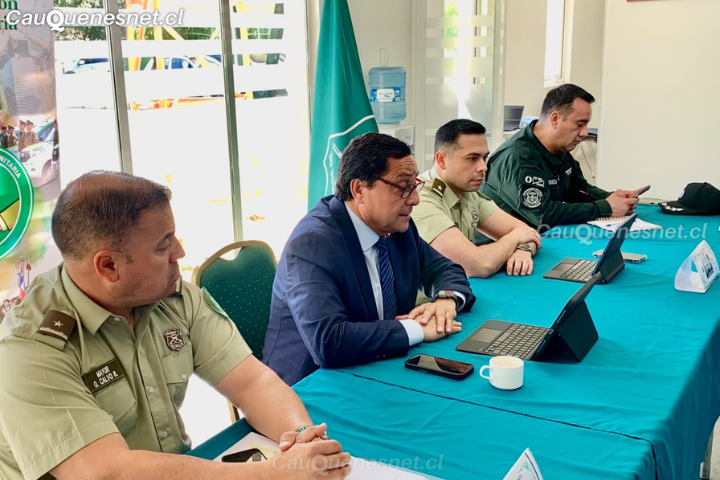 Comité policial provincial coordina fiscalizaciones a vehículos mal estacionados y abandonados en Cauquenes, Chanco y Pelluhue